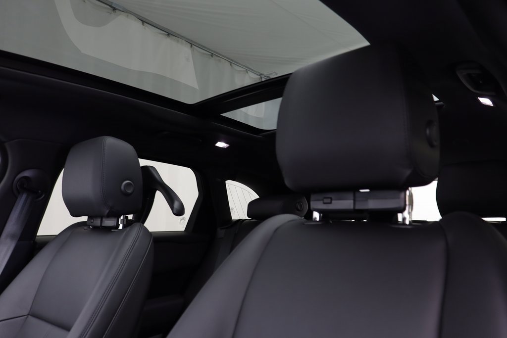 New 2026 Land Rover Range Rover Velar Dynamic SE image 14