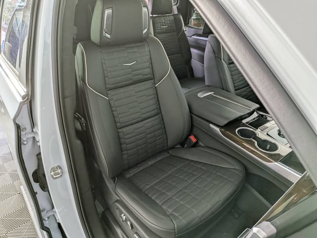 New 2026 Cadillac Escalade Platinum Luxury w/ LPO, Floor Liner Package AWD/4WD image 38