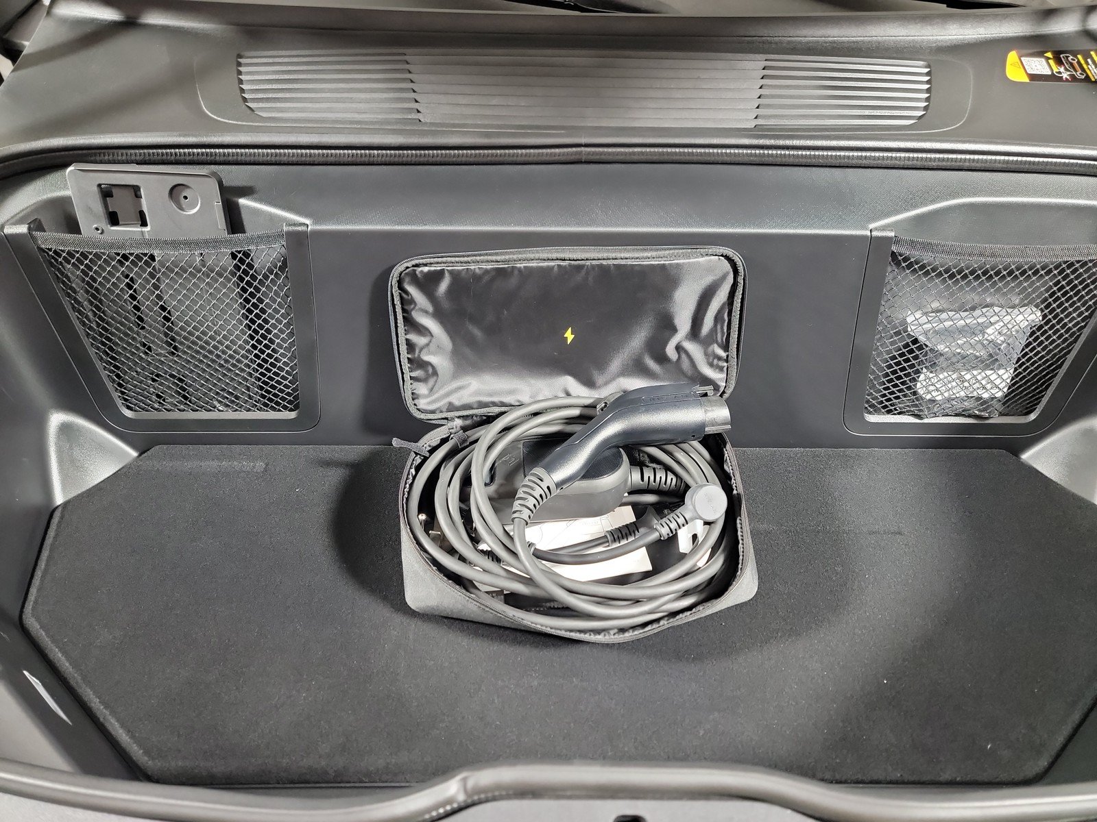 Used 2025 Rivian R1S Adventure AWD/4WD image 14