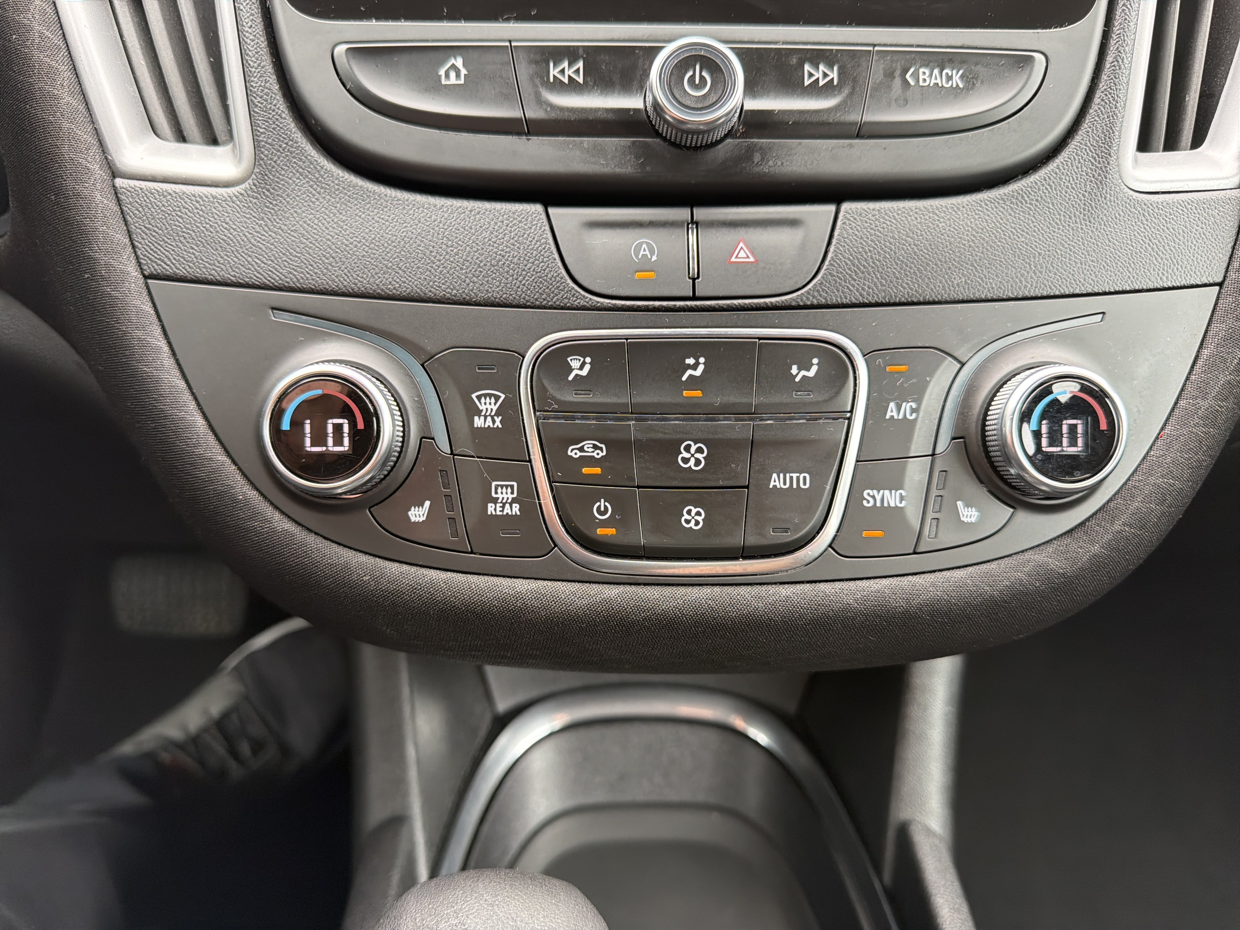 Used 2024 Chevrolet Malibu LT FWD image 23
