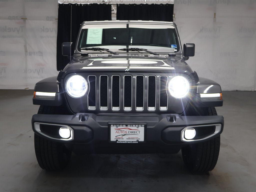 Used 2018 Jeep Wrangler Unlimited Sahara w/ Dual Top Group AWD/4WD image 2