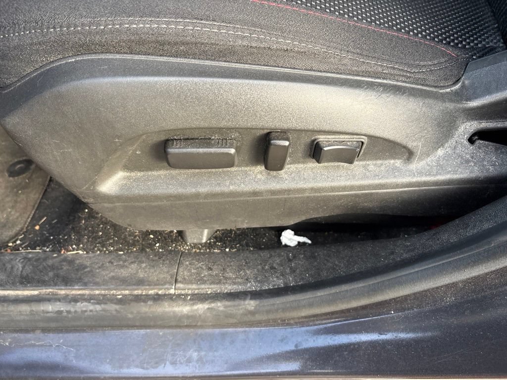 Used 2015 Chevrolet Equinox LT w/ Driver Convenience Package FWD image 16