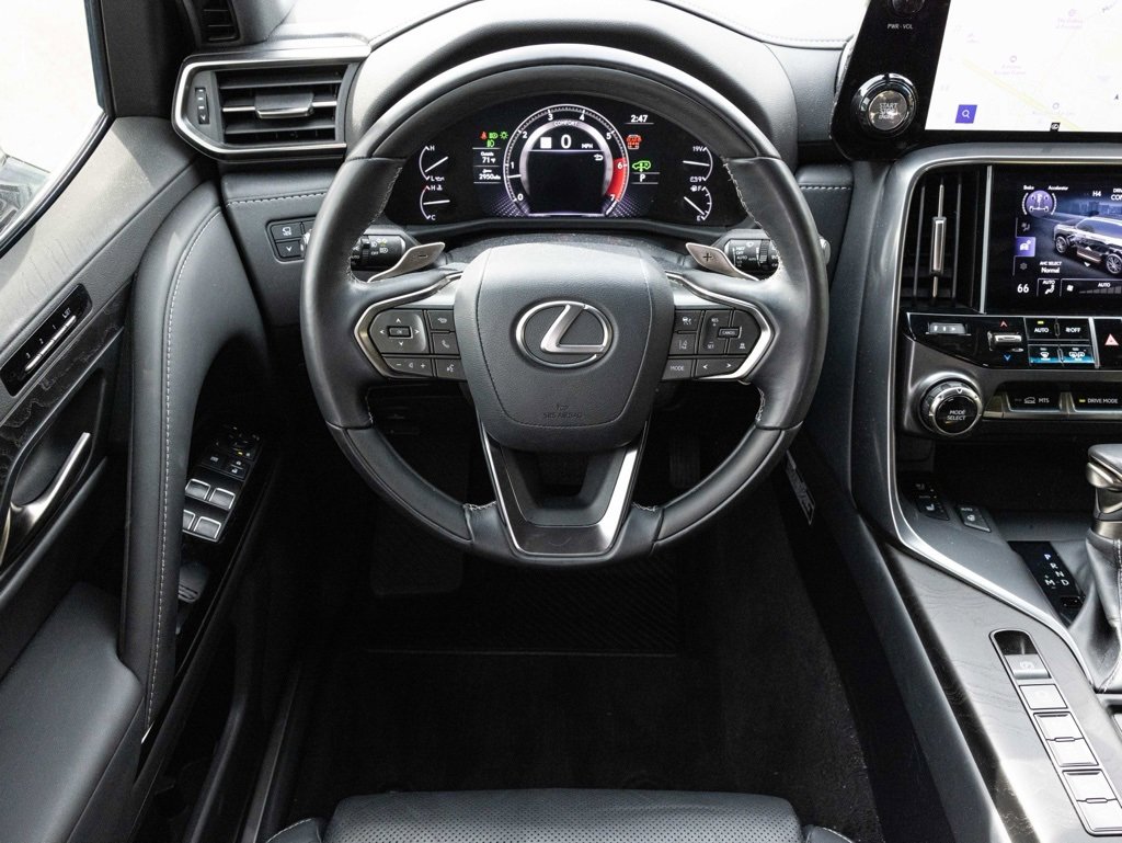 Used 2024 Lexus LX 600 4WD w/ Luxury Package image 35