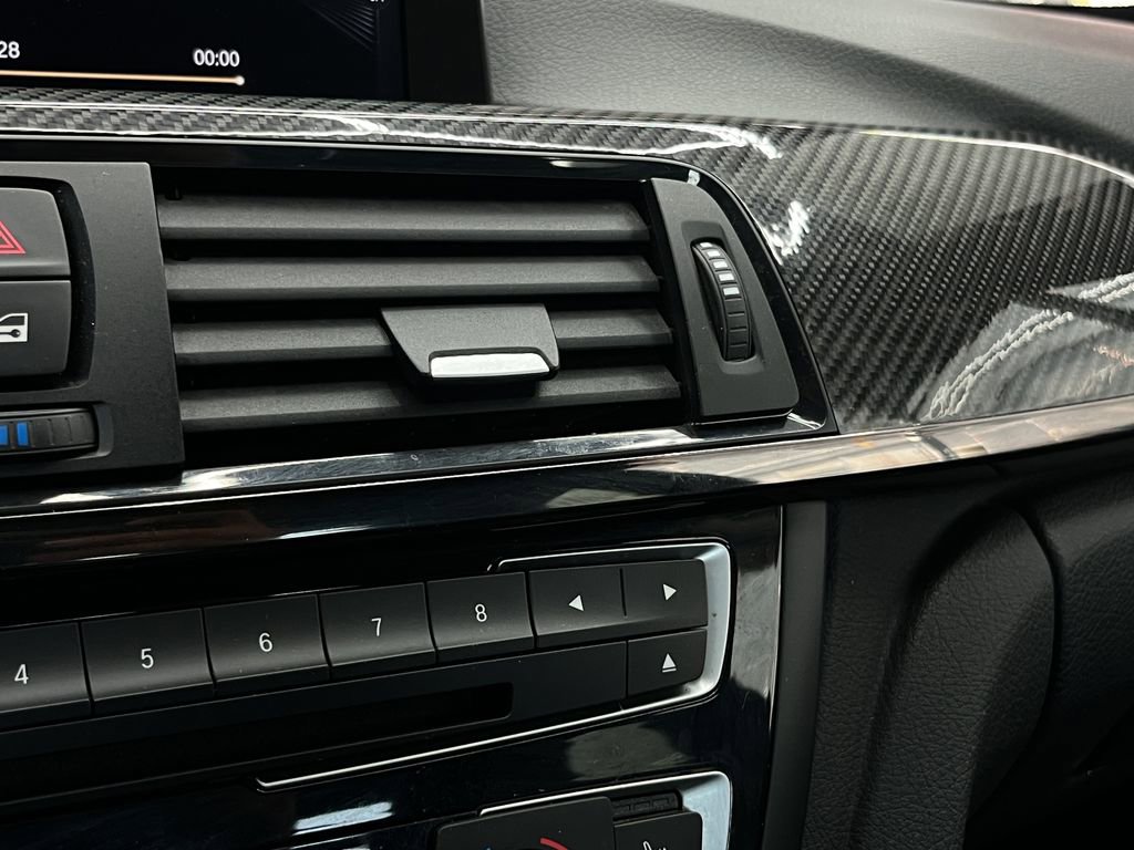 Used 2015 BMW M4 Coupe image 23