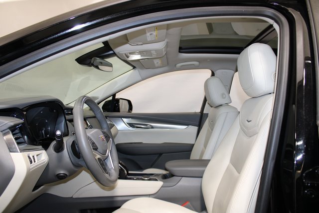Certified 2022 Cadillac XT5 Premium Luxury image 9