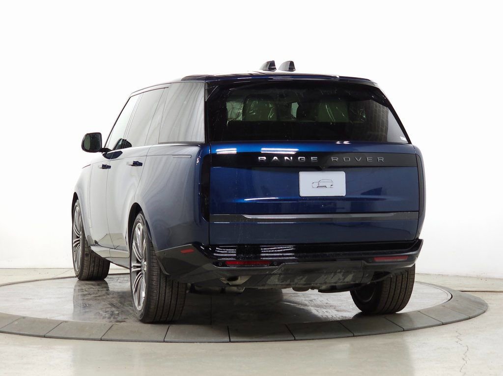 New 2026 Land Rover Range Rover Long Wheelbase SE AWD/4WD image 4