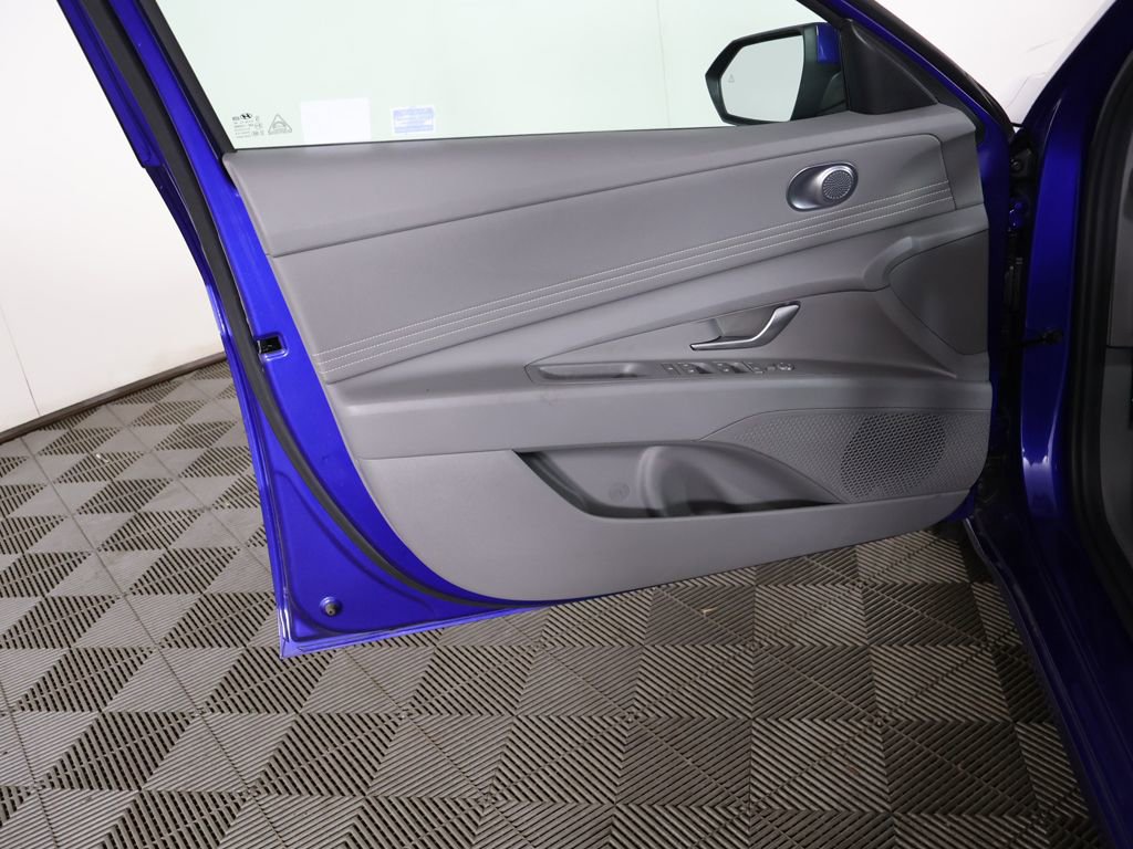 Used 2024 Hyundai Elantra SEL w/ Convenience Package FWD image 32