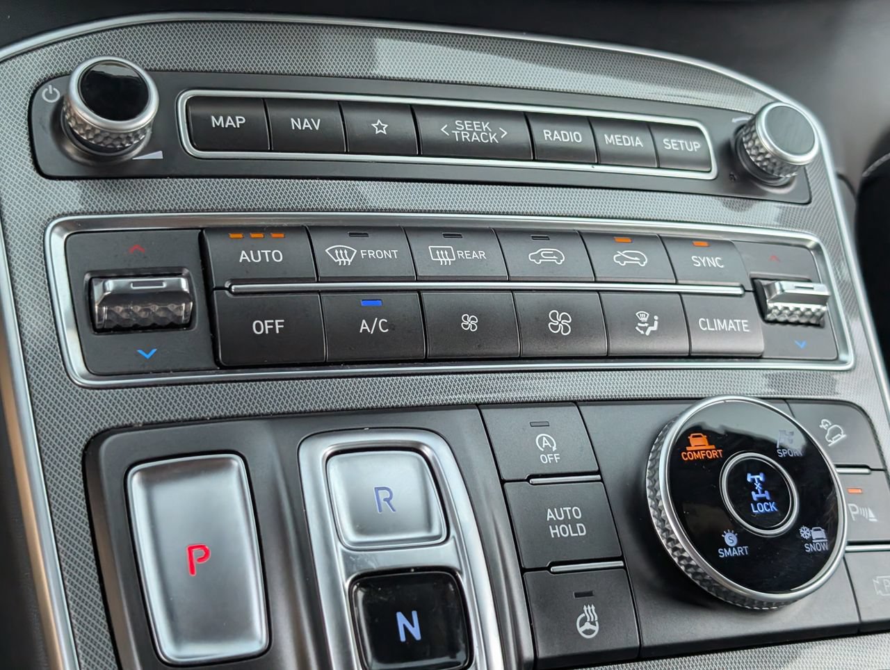 Used 2023 Hyundai Santa Fe Calligraphy AWD/4WD image 17