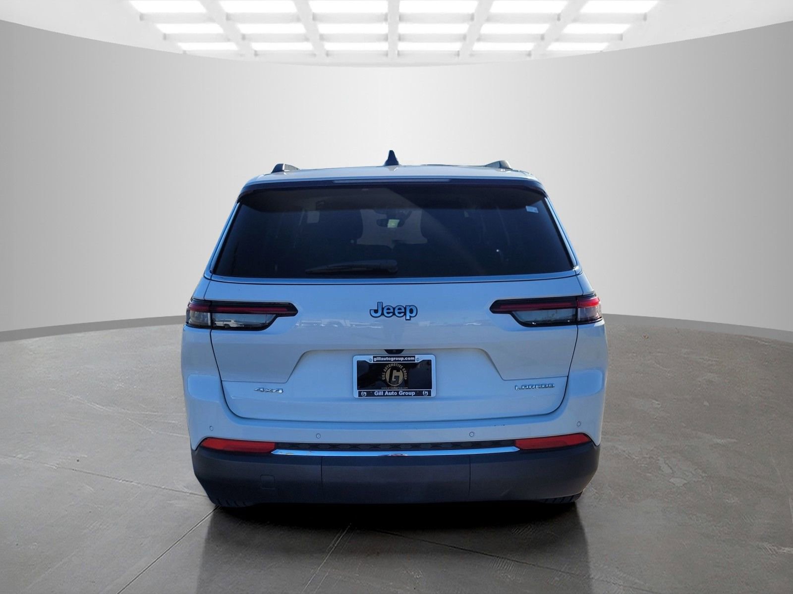 Used 2023 Jeep Grand Cherokee L Laredo image 5