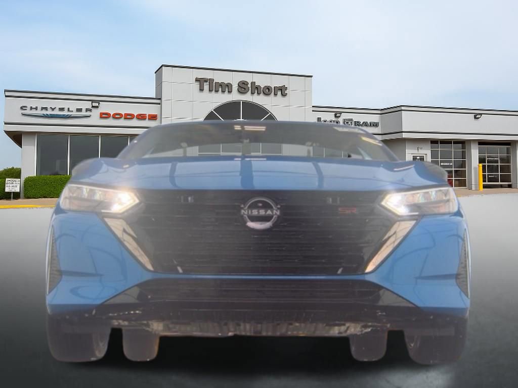 Used 2025 Nissan Sentra SR w/ SR Premium Package FWD image 3