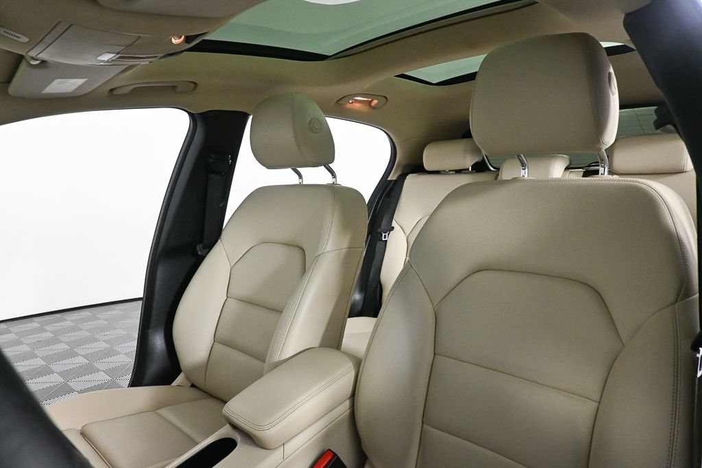 Certified 2020 Mercedes-Benz GLA 250 4MATIC image 5