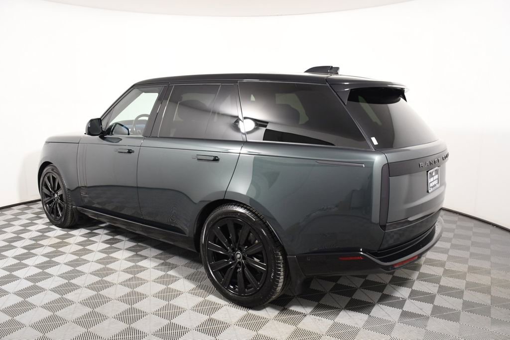 Used 2025 Land Rover Range Rover Autobiography image 3