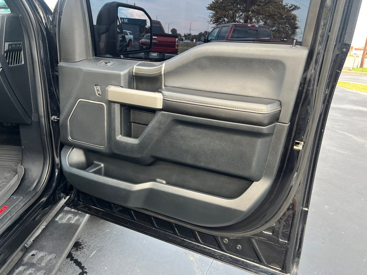 Used 2020 Ford F150 Raptor w/ Equipment Group 802A Luxury image 12