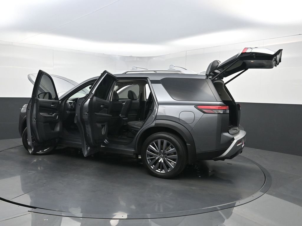 Used 2024 Nissan Pathfinder SL w/ SL Premium Package FWD image 41