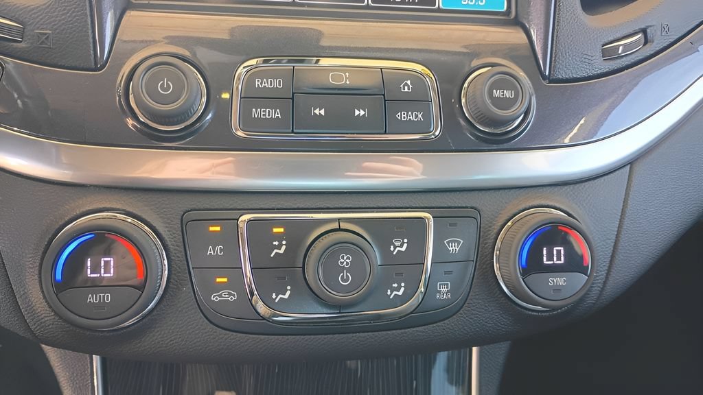 Used 2018 Chevrolet Impala LT FWD image 17