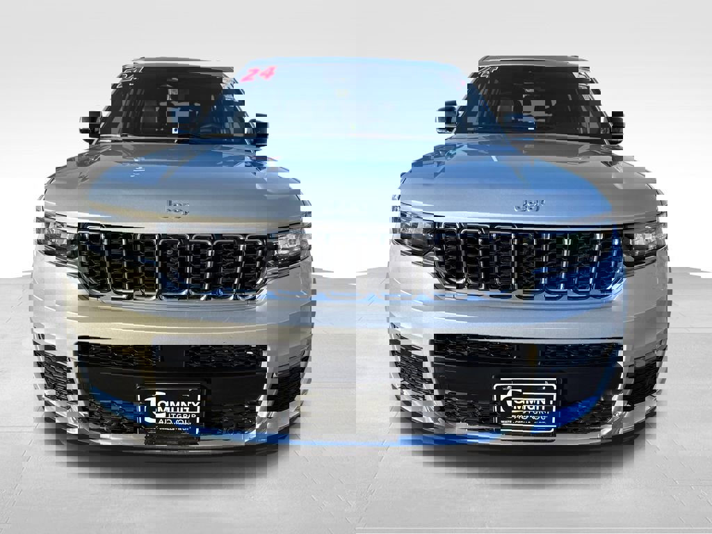 Used 2024 Jeep Grand Cherokee L Limited w/ Luxury Tech Group II image 9