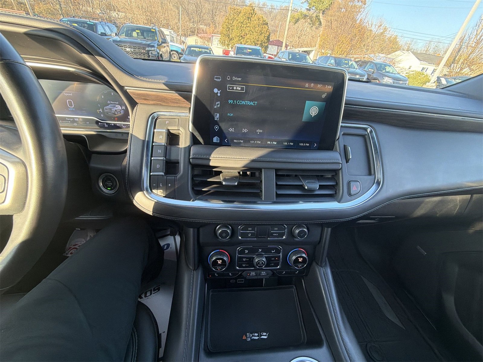 Used 2023 Chevrolet Suburban Z71 w/ Luxury Package image 11