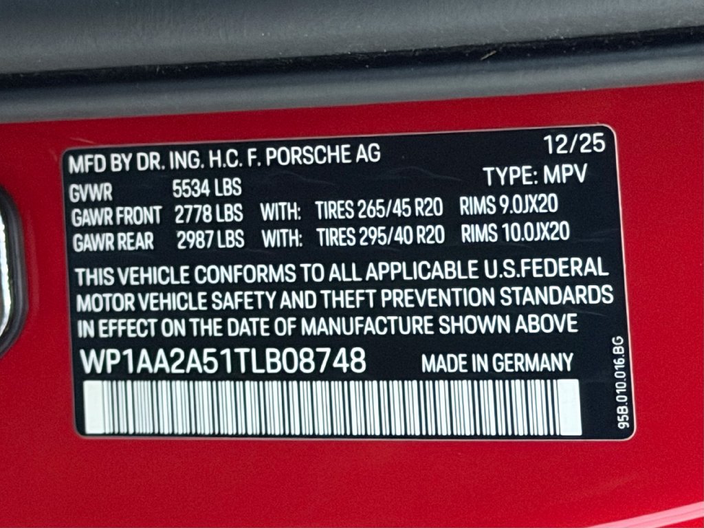 Certified 2026 Porsche Macan AWD/4WD image 27