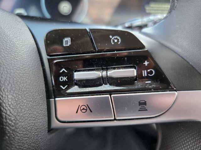 Used 2023 Hyundai Elantra SEL w/ Convenience Package FWD image 31