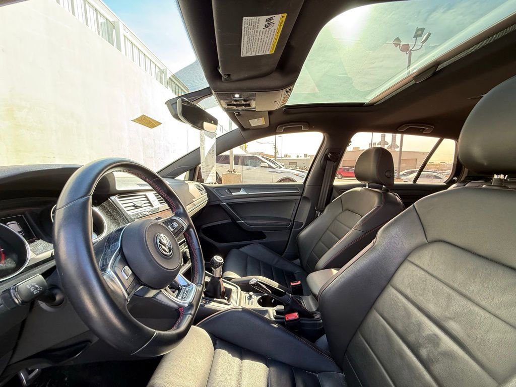 Used 2021 Volkswagen GTI SE image 5