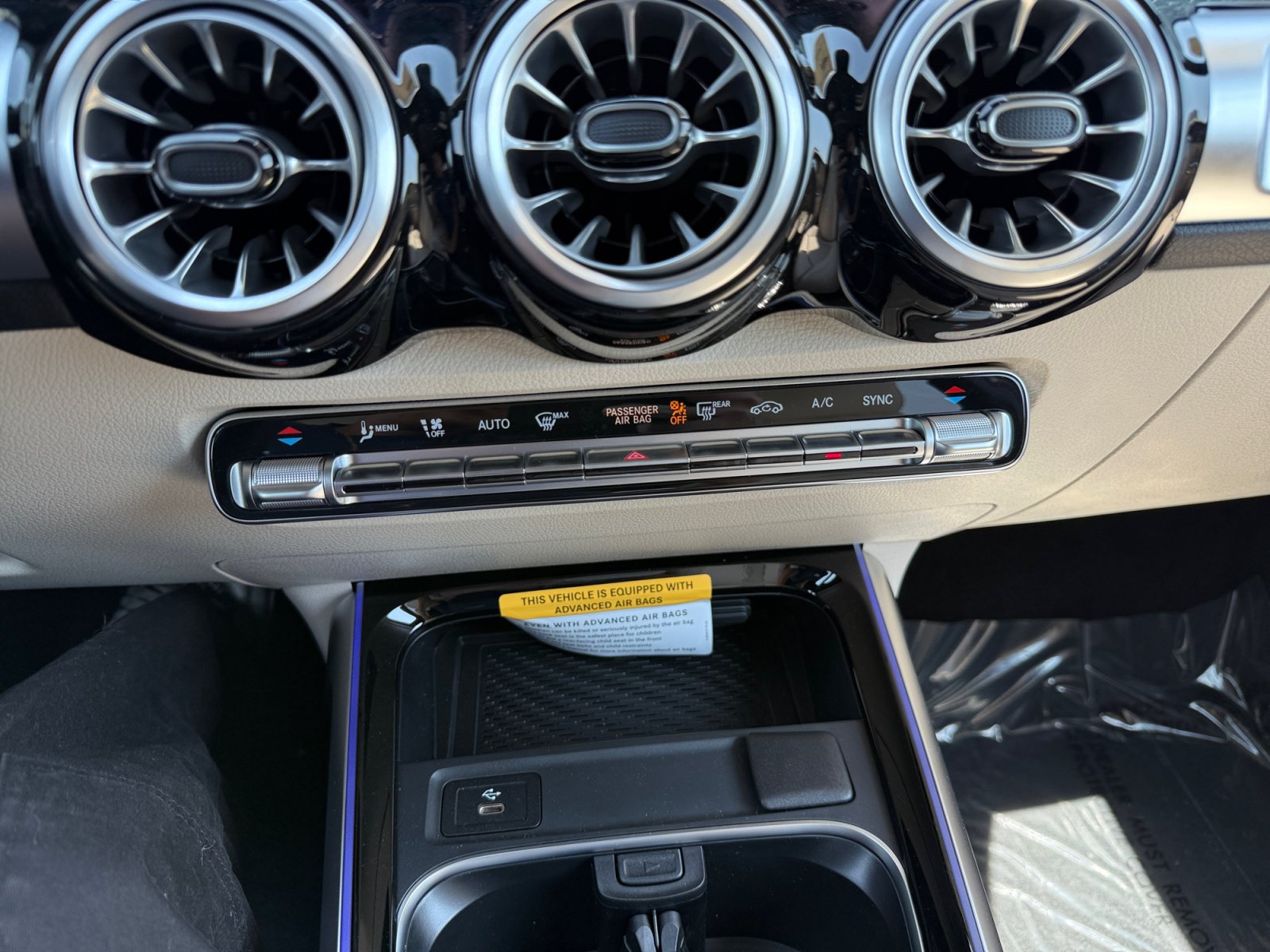 New 2026 Mercedes-Benz GLB 250 4MATIC image 31