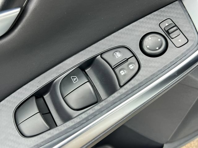 New 2025 Nissan Sentra SR FWD image 12