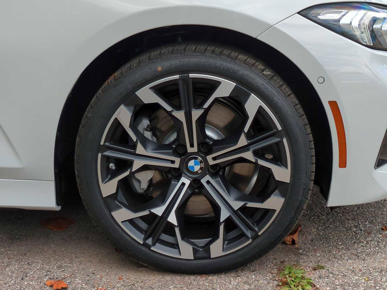 New 2025 BMW 330i xDrive Sedan w/ Premium Package image 14