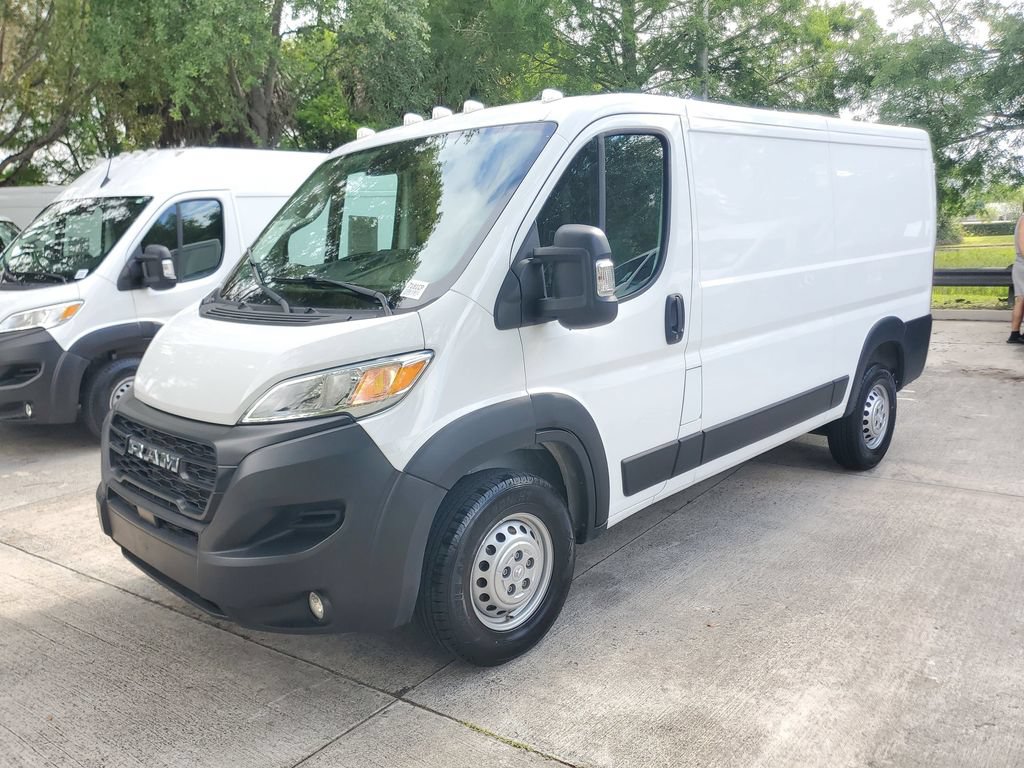 Used 2025 RAM ProMaster 2500 w/ Convenience Group FWD image 3
