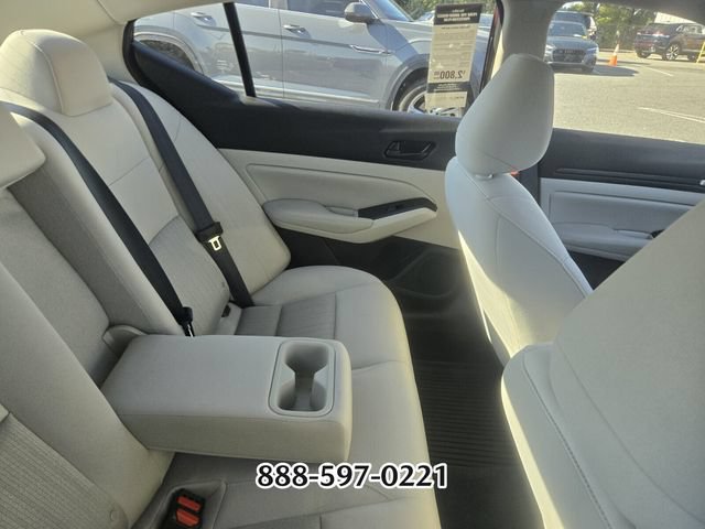 Used 2024 Nissan Altima 2.5 SV w/ SV Premium Package FWD image 10