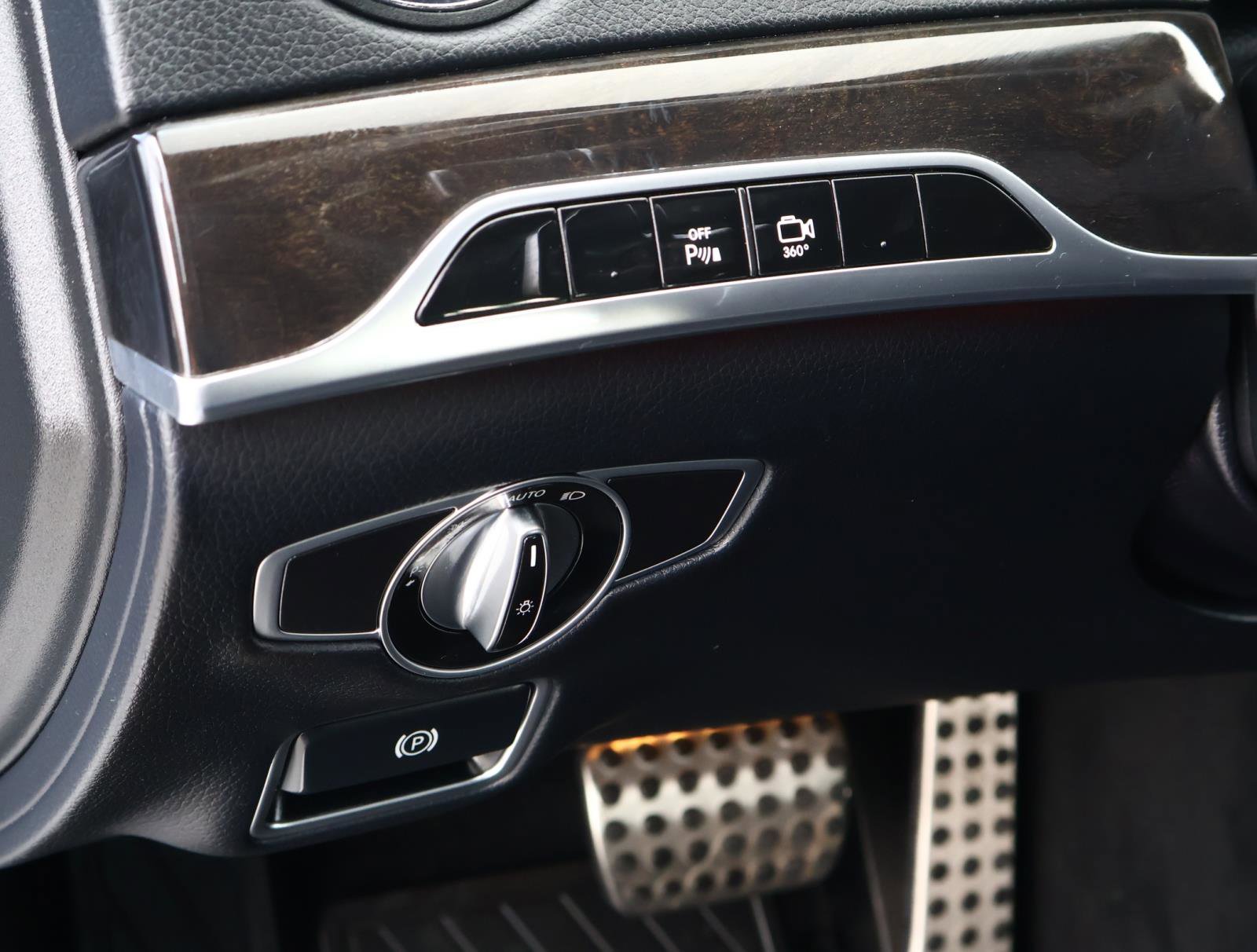 Used 2016 Mercedes-Benz S 550 Sedan image 25