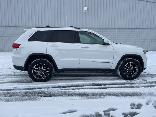 Used 2020 Jeep Grand Cherokee Laredo w/ 18" Wheel & 8.4" Radio Group image 15