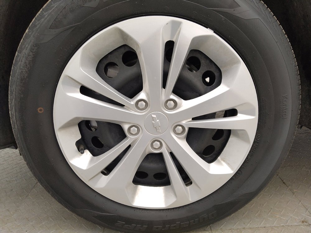 Used 2025 Chevrolet Trax LS FWD image 31