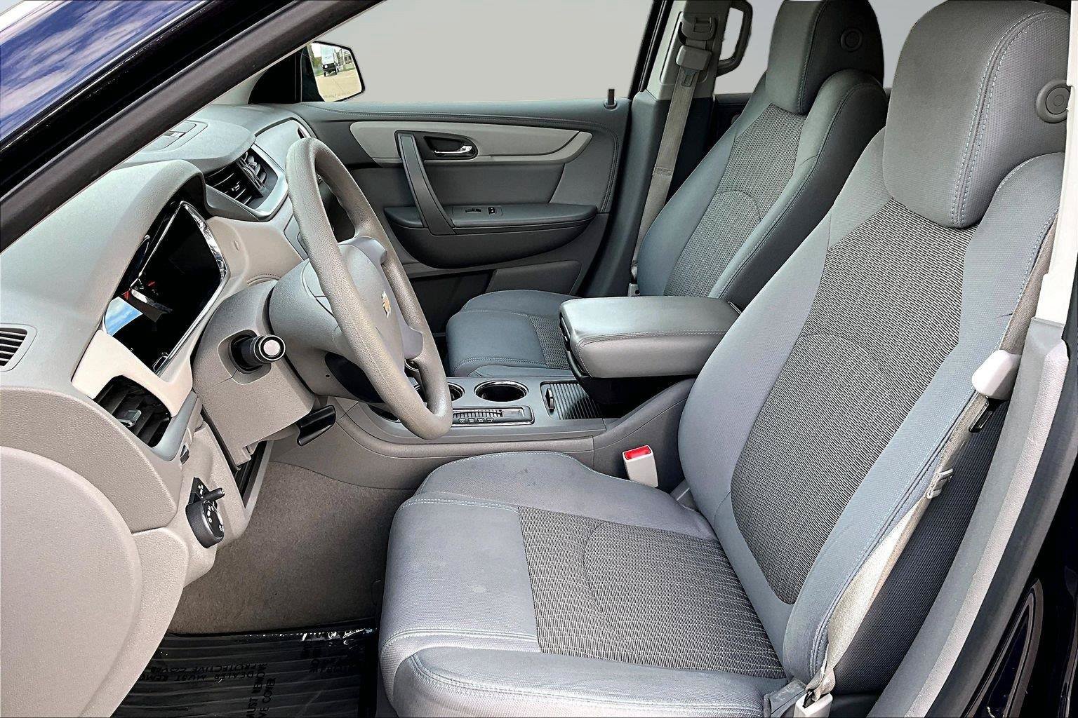 Used 2017 Chevrolet Traverse LS AWD/4WD image 26