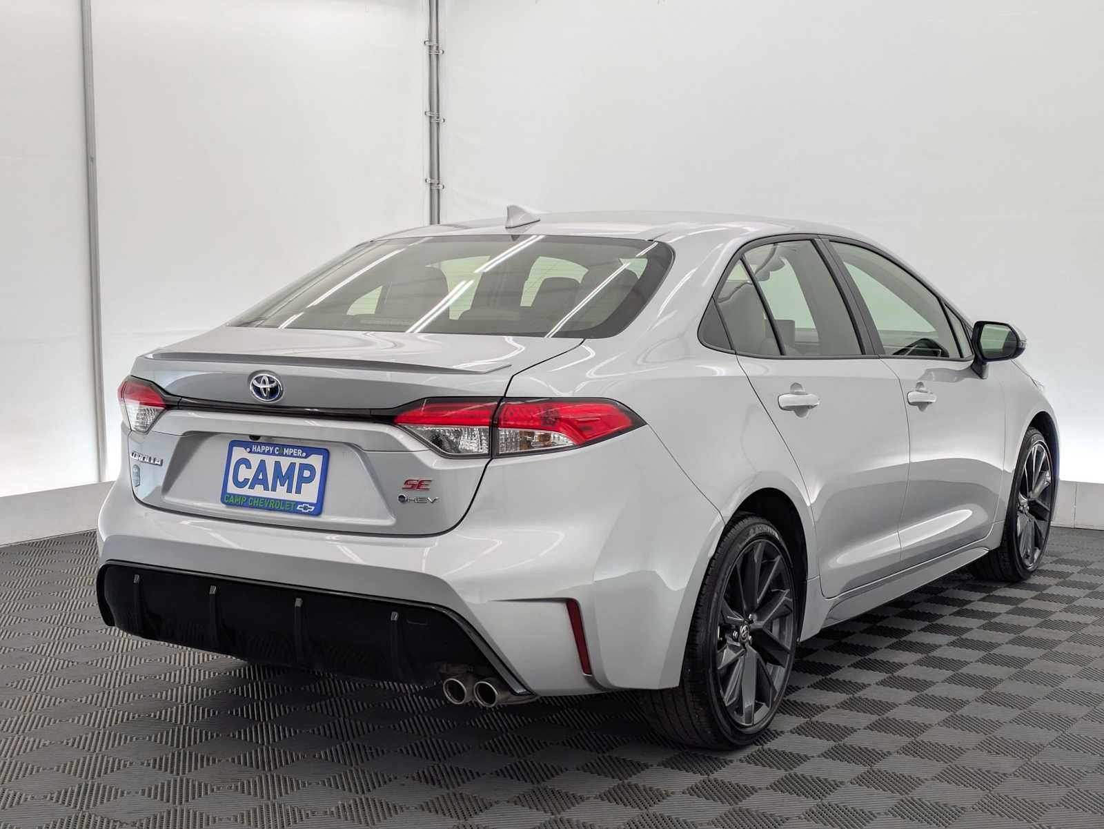 Used 2025 Toyota Corolla SE w/ Convenience Package FWD image 6