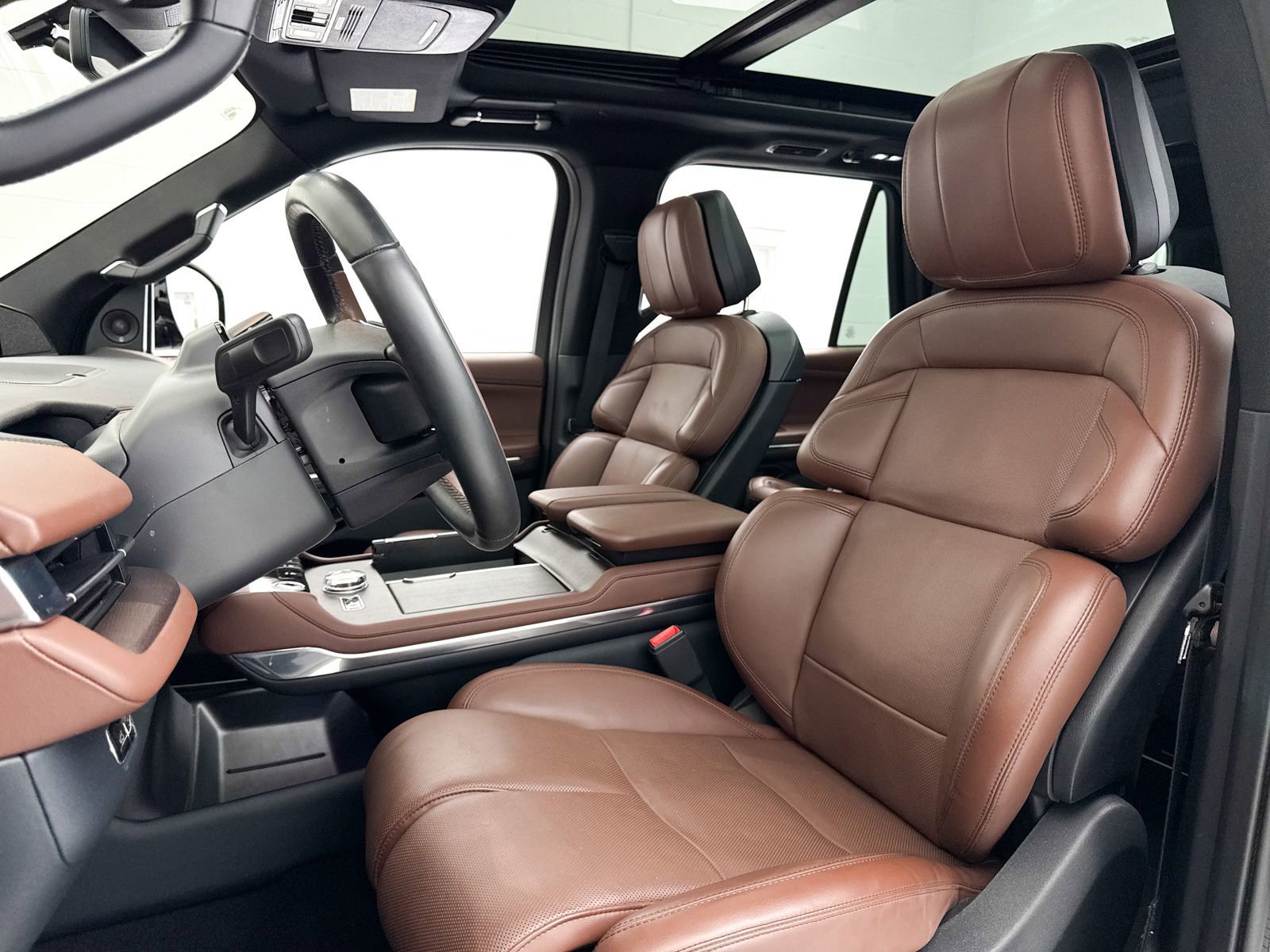 Used 2025 Lincoln Navigator Reserve AWD/4WD image 19