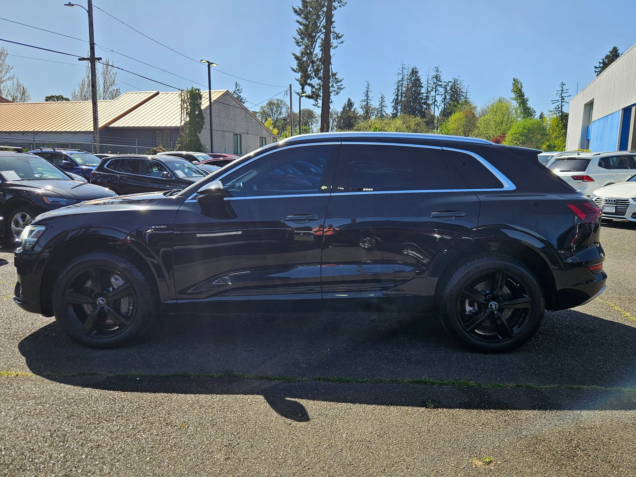 Used 2019 Audi e-tron Premium Plus AWD/4WD image 2