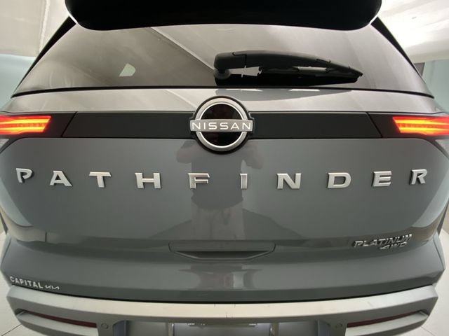 Used 2024 Nissan Pathfinder Platinum w/ Cargo Package AWD/4WD image 28