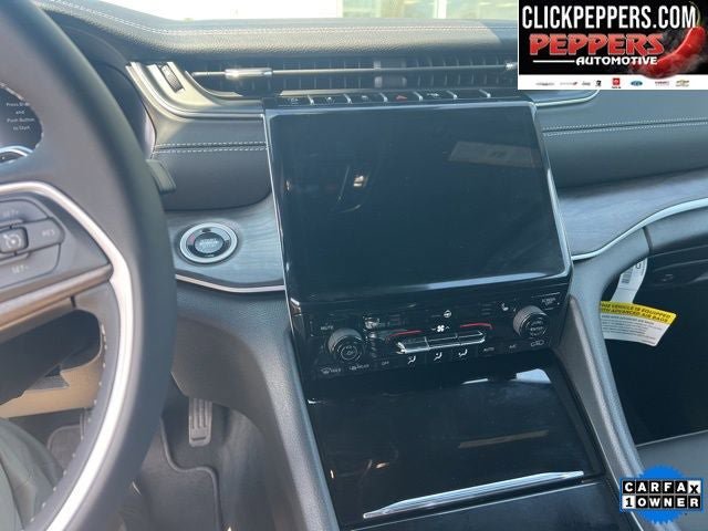 Used 2025 Jeep Grand Cherokee Limited w/ Black Appearance Package AWD/4WD image 16