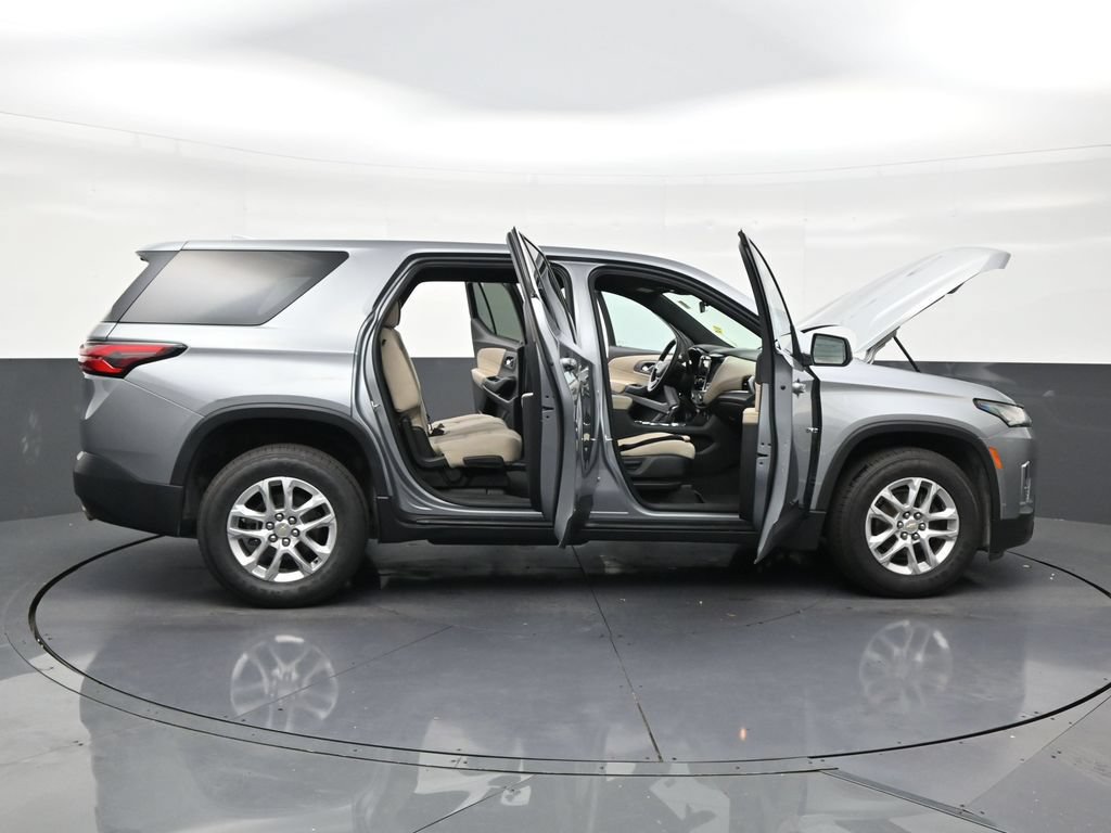 Used 2023 Chevrolet Traverse LS FWD image 29
