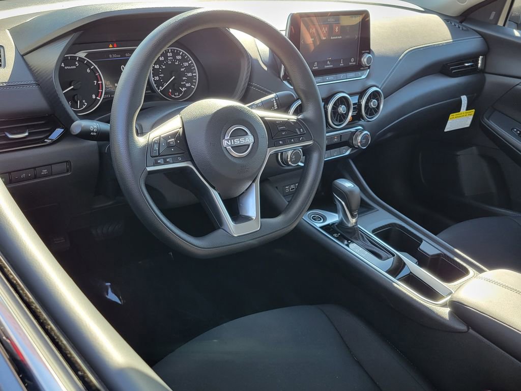 Used 2025 Nissan Sentra SV w/ Trunk Package image 3