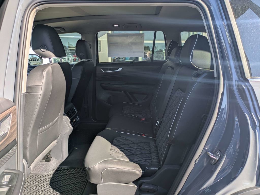 New 2026 Volkswagen Atlas SEL Premium R-Line image 16