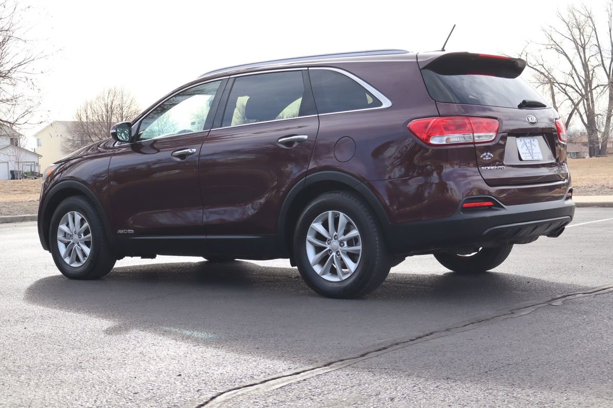 Used 2017 Kia Sorento AWD image 7