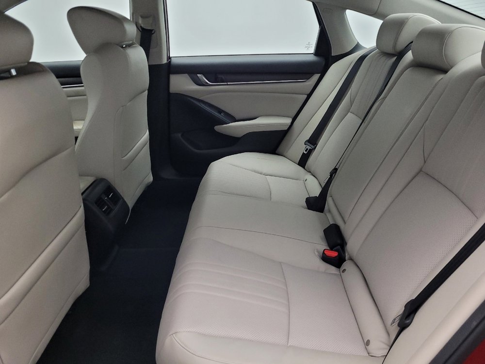 Used 2018 Honda Accord Touring image 18