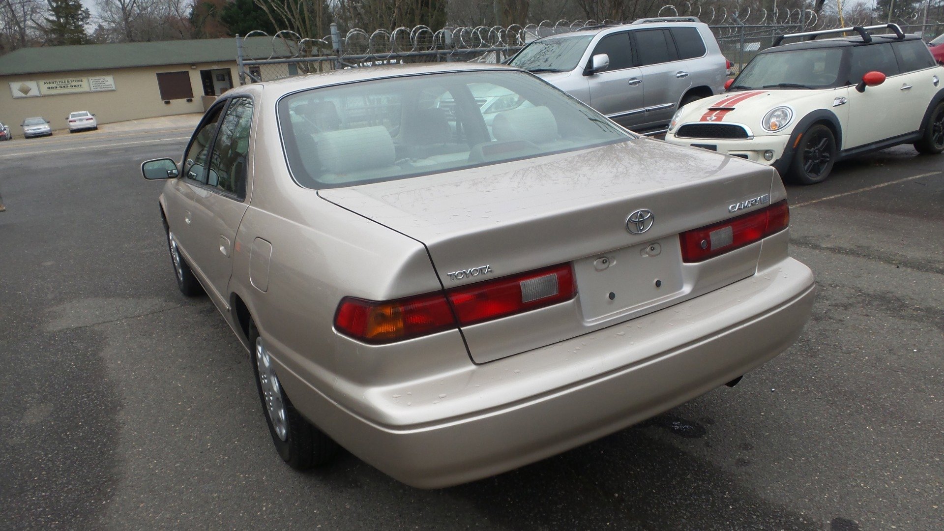 Used 1998 Toyota Camry LE FWD image 2