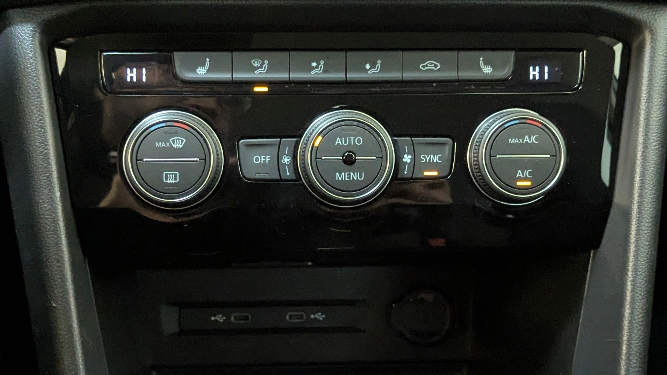 Used 2024 Volkswagen Taos SE image 27