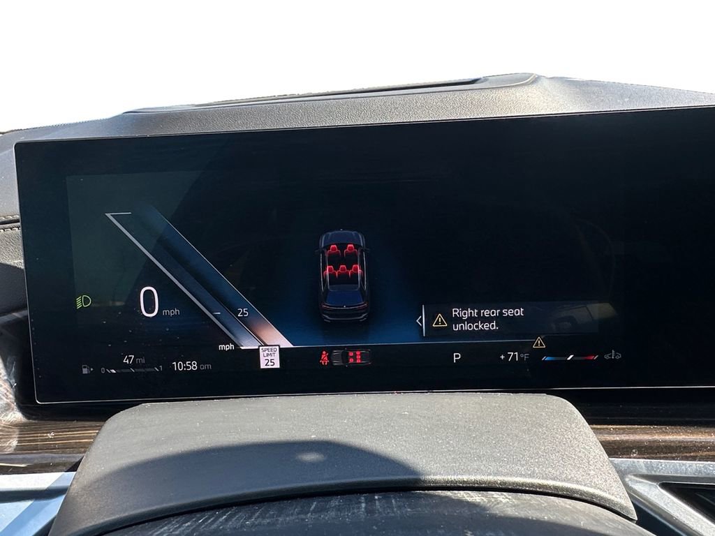 Used 2024 BMW X7 xDrive40i w/ Premium Package image 13