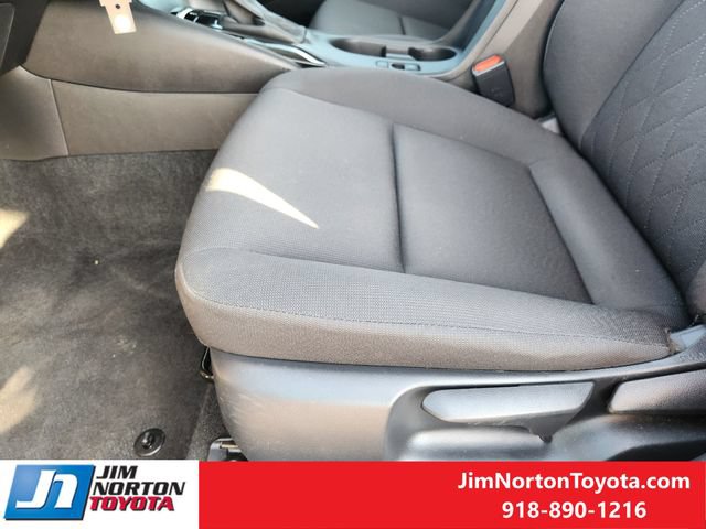 Used 2025 Toyota Corolla LE FWD image 24