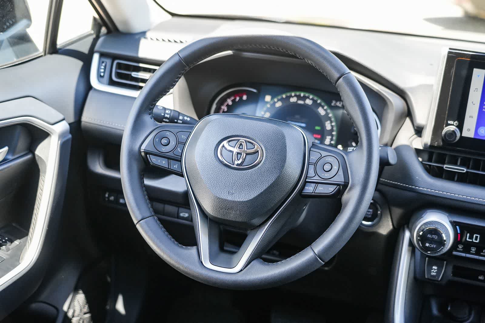 Used 2025 Toyota RAV4 XLE Premium FWD image 14