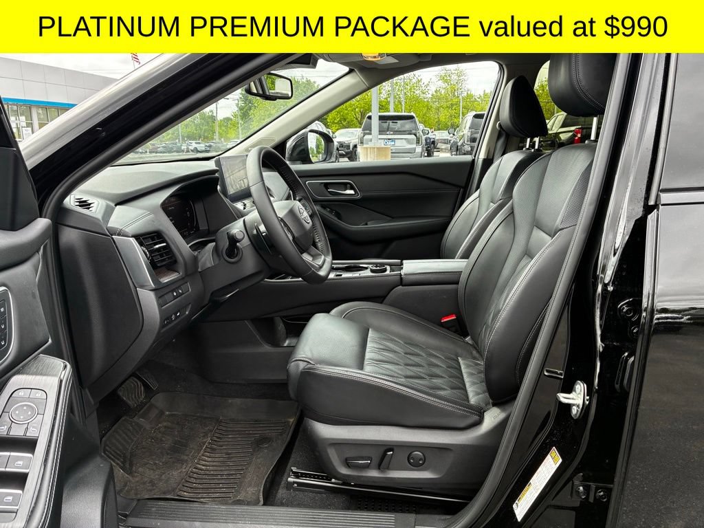 Used 2025 Nissan Rogue Platinum w/ Platinum Premium Package AWD/4WD image 3