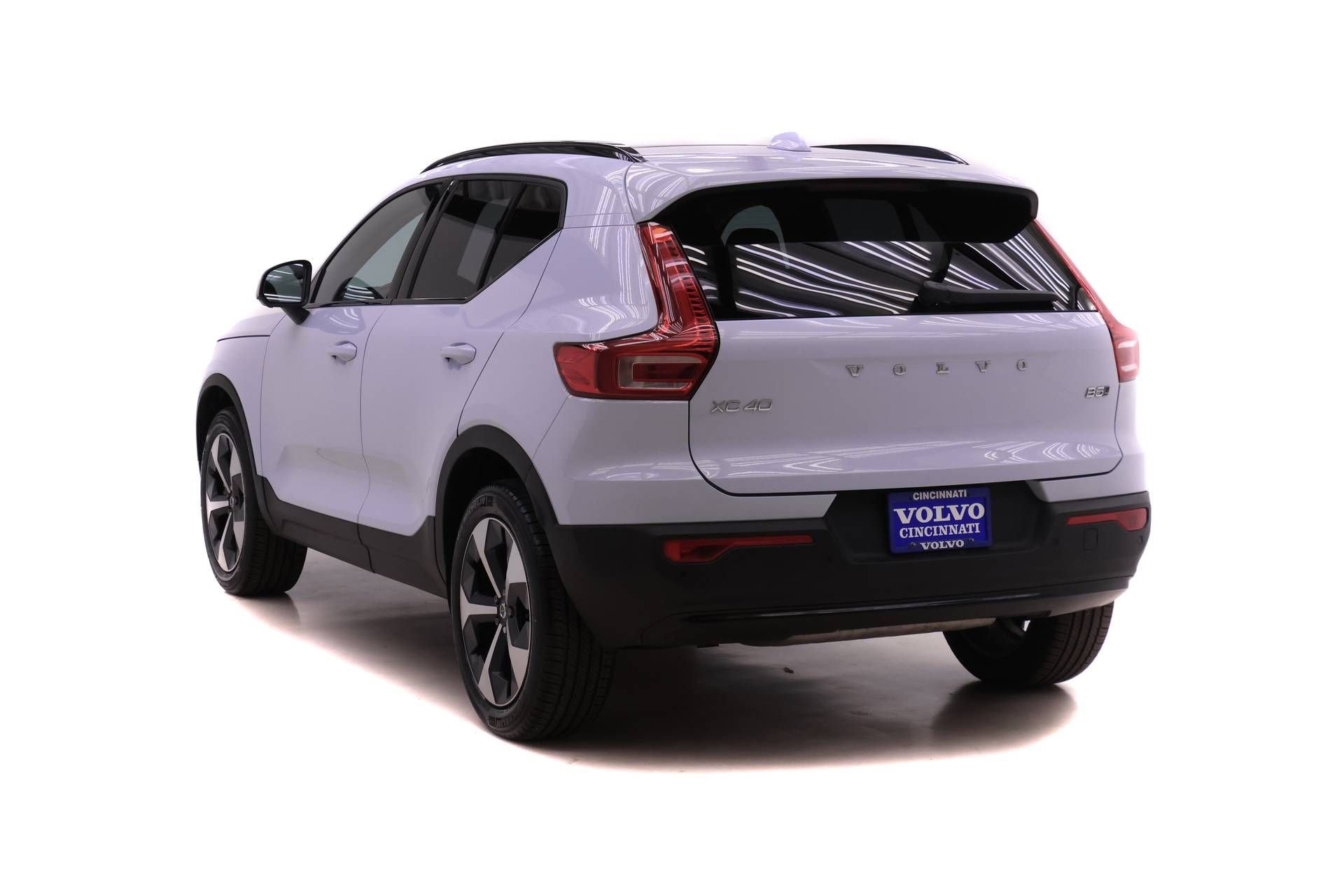New 2026 Volvo XC40 B5 Plus AWD/4WD image 5